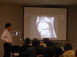 弊社菅野がiPad2を使用してOsiriX HDの説明をしております。